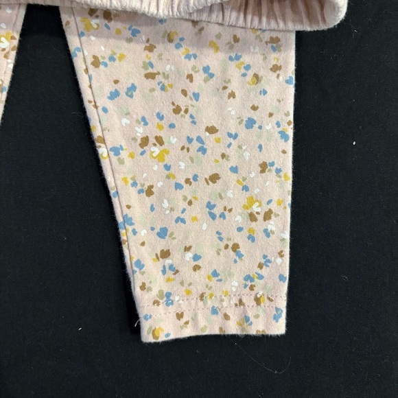 Adorable Cream Animal Hoodie and Floral Leggings Set - Picture 3 of 4